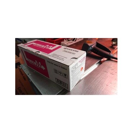 Kyocera Toner TK-5135M magenta (1T02PABNL0) poškozený obal