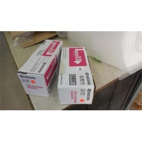 Kyocera Toner TK-5305M magenta (1T02VMBNL0) poškozený obal