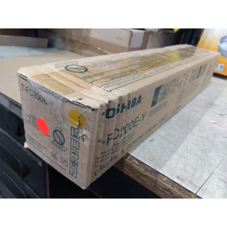 Toshiba Toner T-FC200EY yellow 6AJ00000131 6AJ00000262 6AJ00000198 poškozený obal